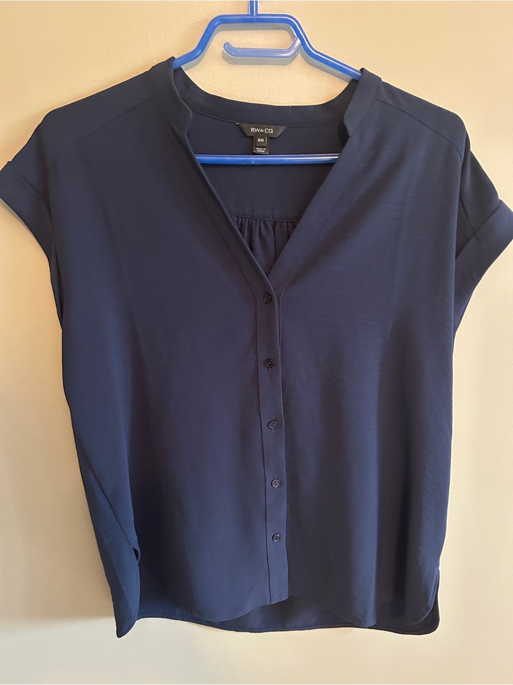 RW&CO. Navy Short-Sleeve Button Front Blouse